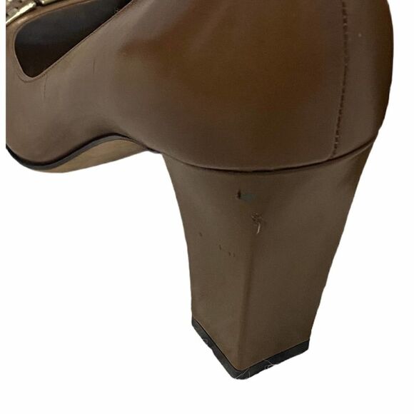 Tahari Bennett Bennett Peep Toe Block Heel Gold Metal Detail Leather Pumps Tan 9 - Picture 7 of 15